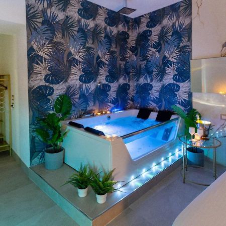 Mazzini Luxury Jacuzzy Suite Aeroporto di Catania Fontana Rossa Esterno foto